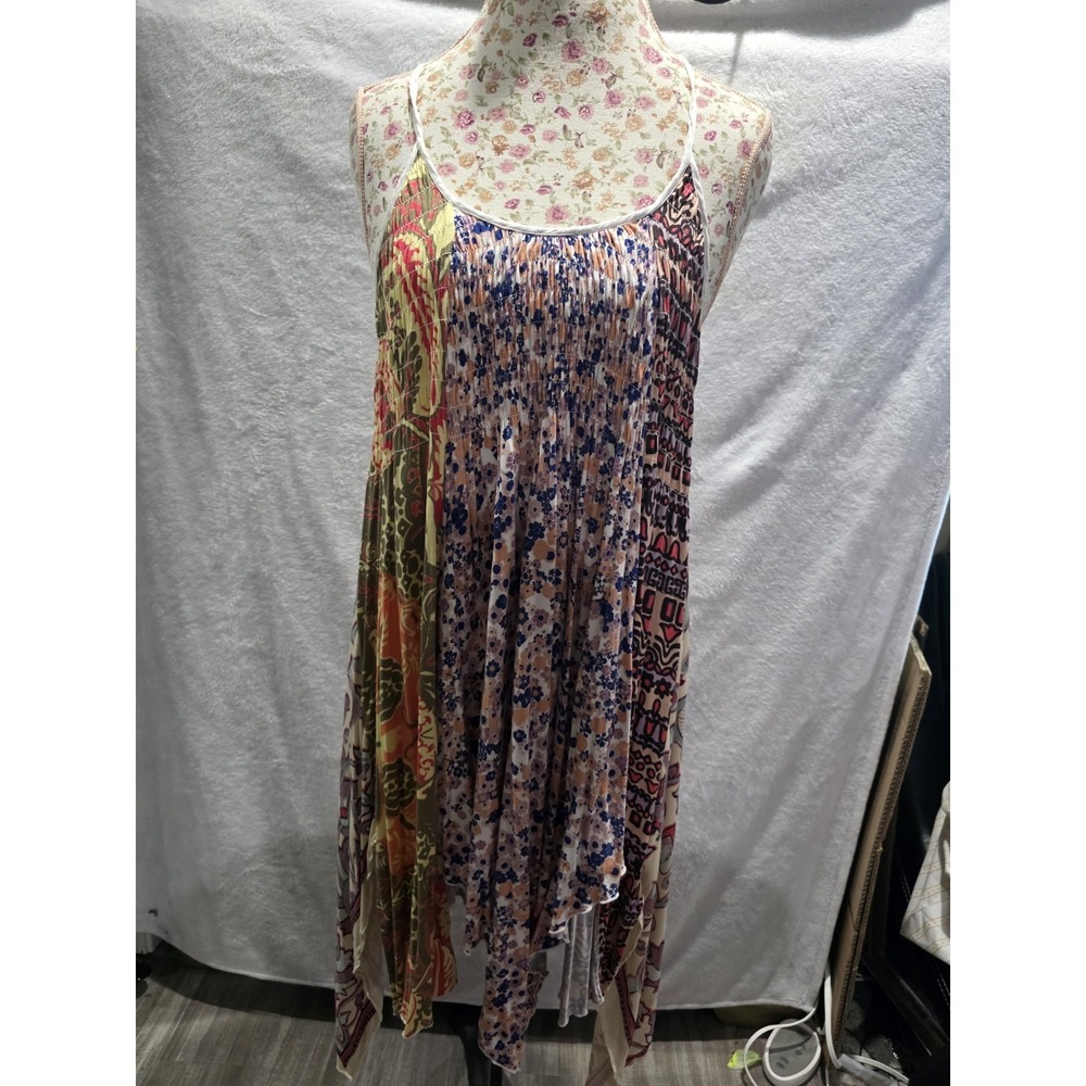 Free People Cant Tie Me Down Mixed Print Boho Handkerchief Hem Smocked Tunic L - Picture 3 of 12